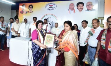 କଂଗ୍ରେସରେ ଯୋଗ ଦେଲେ ପ୍ୟାରୀମୋହନ ମହାପାତ୍ରଙ୍କ ଝିଅ