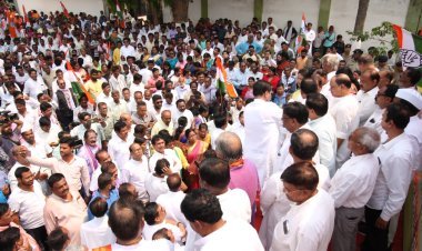 ଆଦାନୀ ମହାଘୋଟାଲାର ଜେପିସି ତଦନ୍ତ ଦାବିରେ କଂଗ୍ରେସର  ଆନ୍ଦୋଳନ