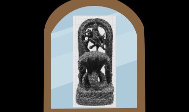 ଦର୍ପଣରେ ଉଲଗ୍ନ ଶିଶୁ