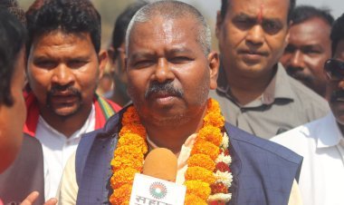 କେନ୍ଦ୍ର ମନ୍ତ୍ରୀଙ୍କ ଅଭିଯୋଗ : ଅଫିସରମାନେ ଡକାୟତ !!