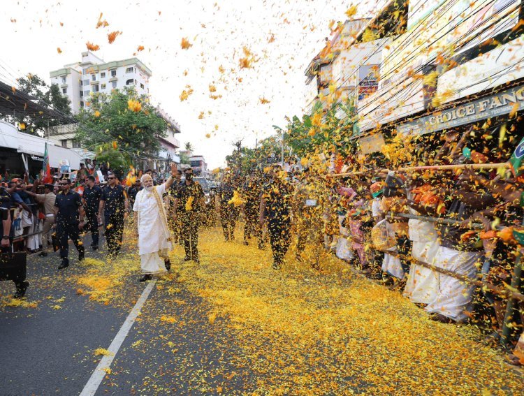 ଫୁଲର ରାସ୍ତାରେ ଚାଲୁଥିବା ପ୍ରଧାନମନ୍ତ୍ରୀ