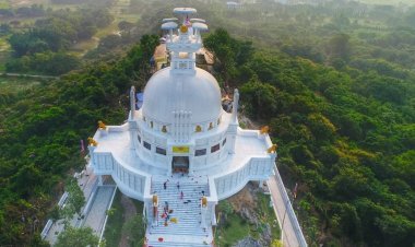 ସଂରଚିତ ଅତୀତ: ଧଉଳୀ ପର୍ବତ