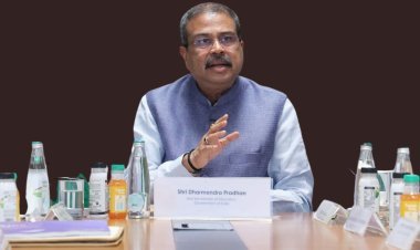 ପ୍ରଶ୍ନପତ୍ର ଲିକ ପାଇଁ ଧର୍ମେନ୍ଦ୍ରଙ୍କୁ ପୁରସ୍କାର ମିଳୁ!!
